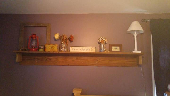 repurposed pallet display shelf