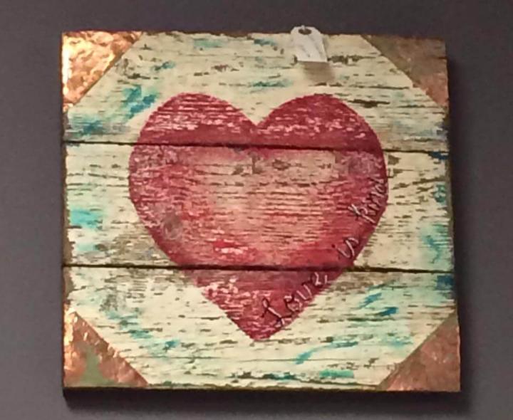 wooden pallet love wall art