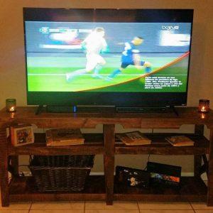 low-cost wooden pallet TV console