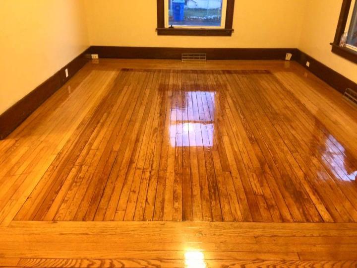 low-cost wooden pallet interior flooring