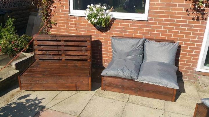 low-cost pallet outdoor seats