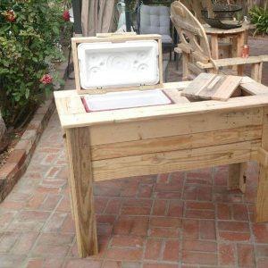 low-cost wooden pallet ice chest