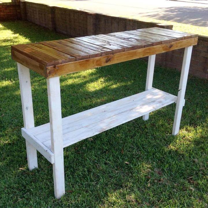 upcycled wooden pallet console