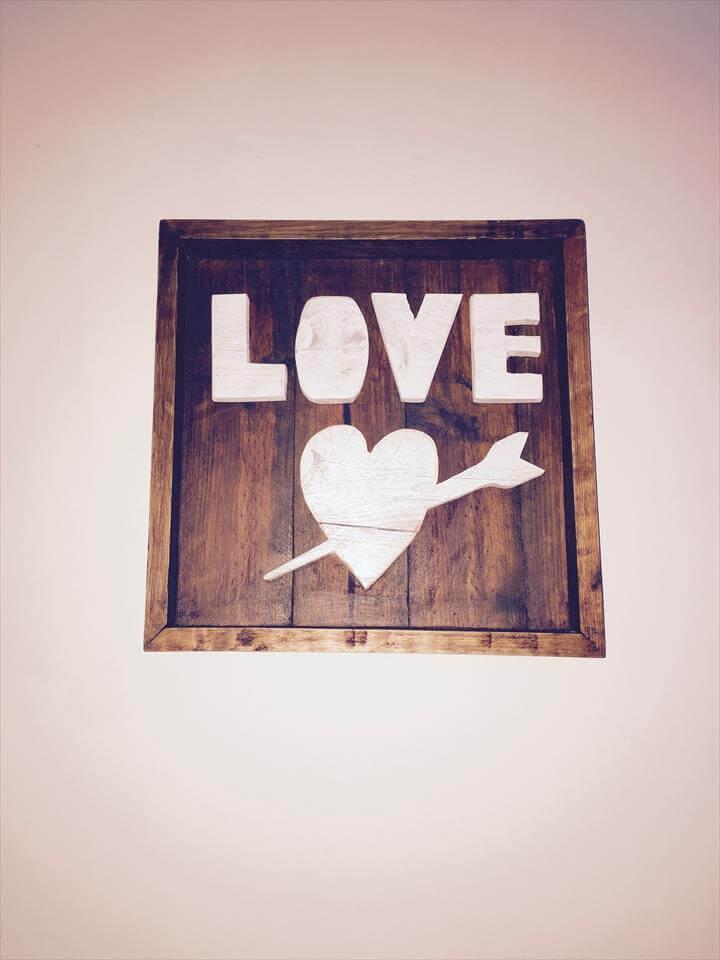 Recycled pallet sign art