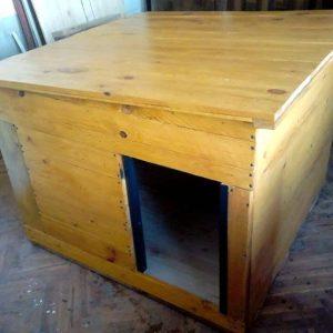 Wooden pallet dog house