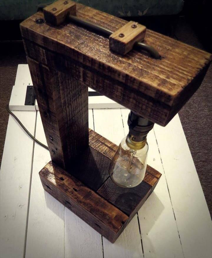 Recycled pallet table lamp