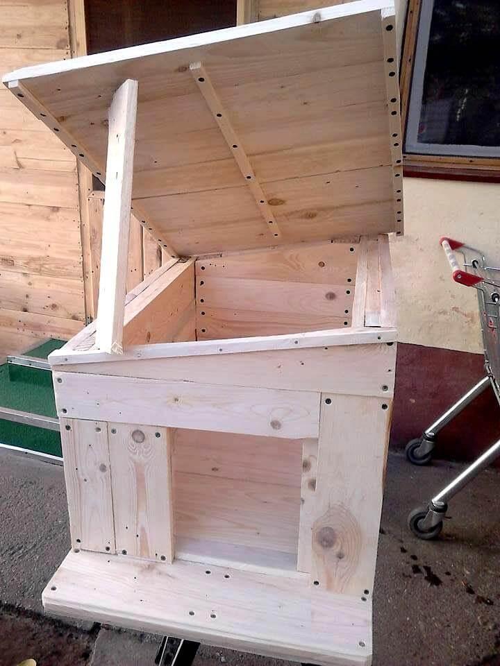 Recycled pallet bird house
