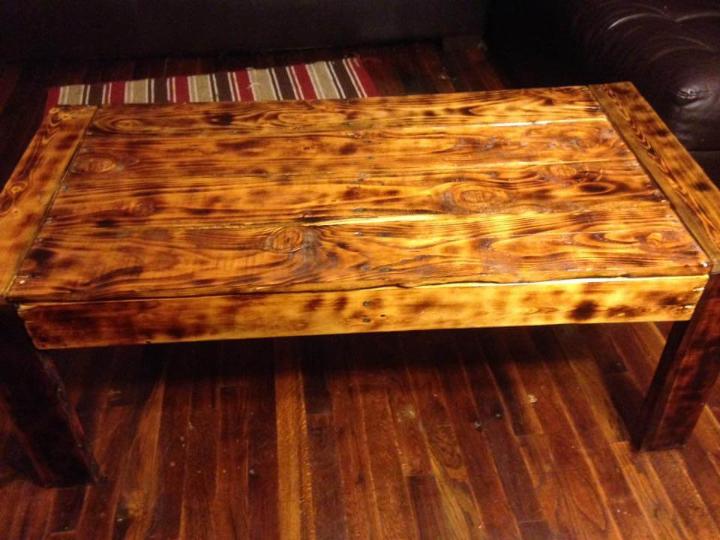 no-cost scorched pallet coffee table