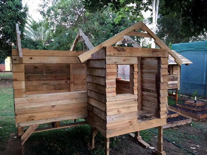 reclaimed wooden pallet bungalow style kids playhouse