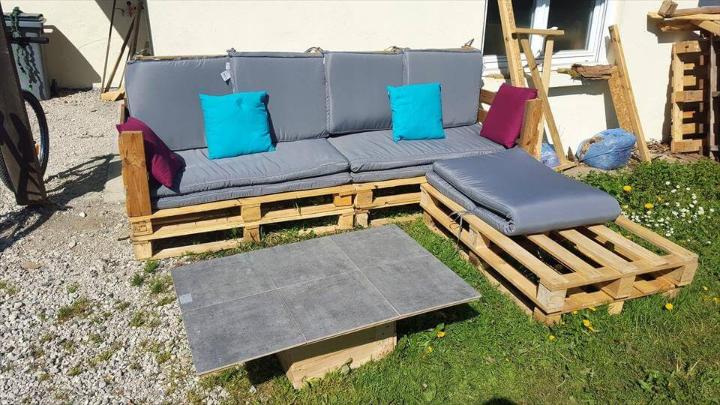 pallet-L-shape-garden-sofa-set-with-cushion