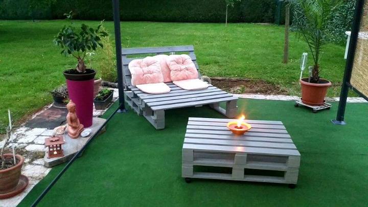 Wooden pallet chair with coffee table