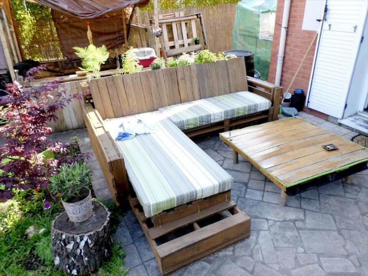 no-cost wooden pallet patio sofa set or party lounge