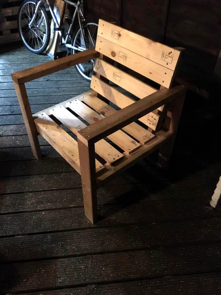 robust pallet wood armchair