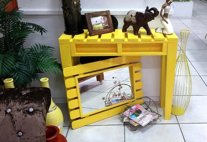 yellow painted pallet entryway console and mirror set
