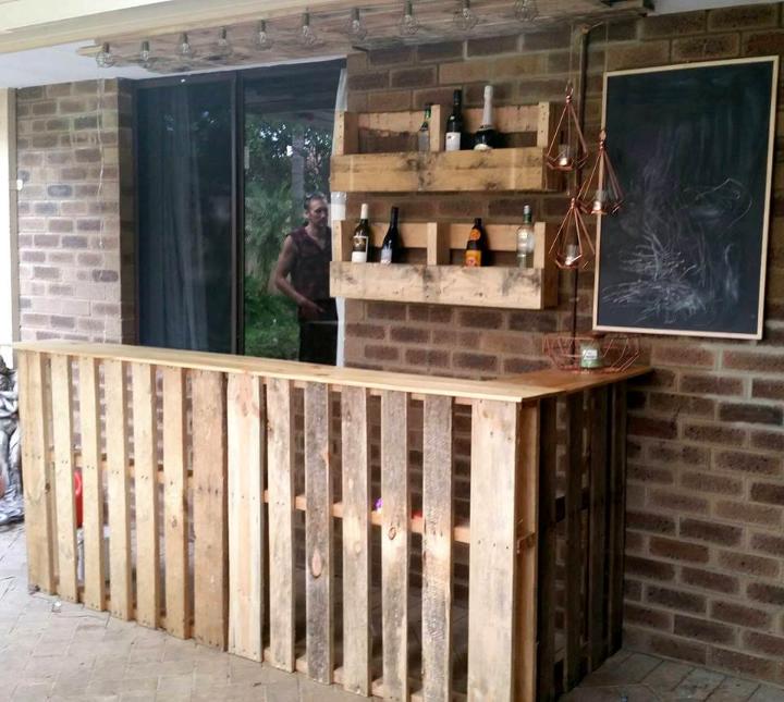 large pallet porch bar with beverage bottle rack
