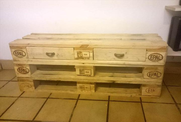 cute and small pallet table