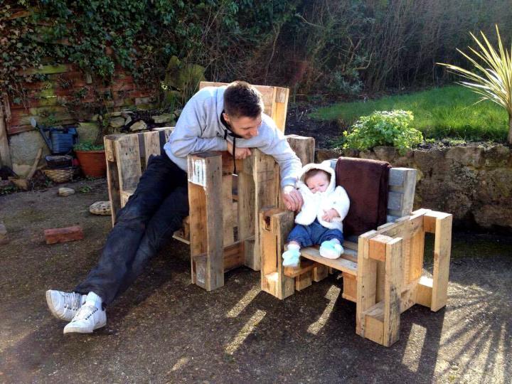 robust wooden pallet chairs