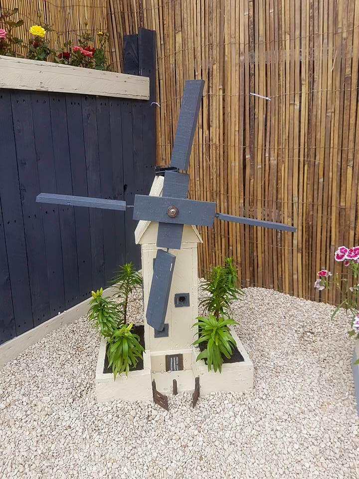 custom wooden pallet windmill garden pot