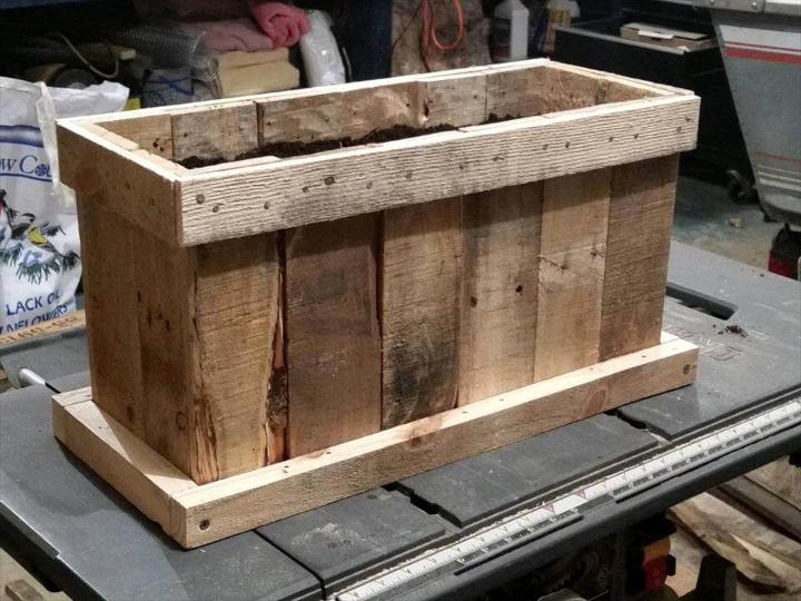 wooden pallet planter box