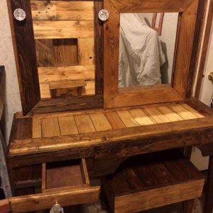 pallet vanity with stool