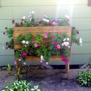 recycled pallet vertical flower planter