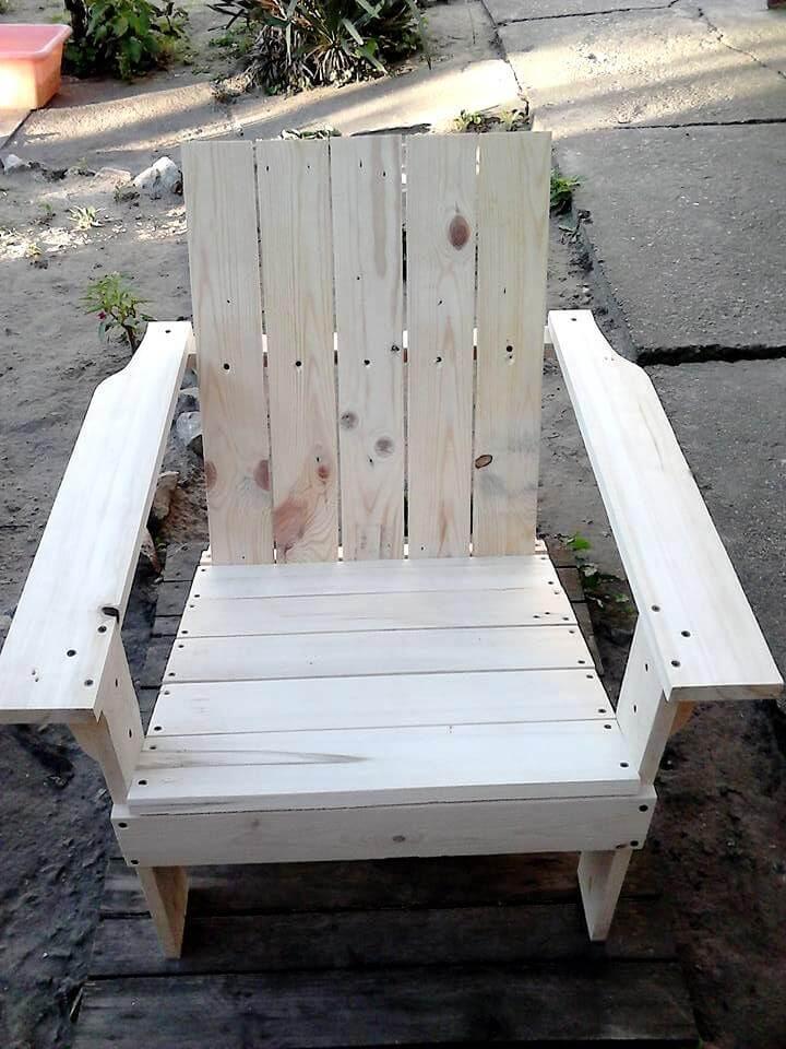 Recycled pallet Adirondack chair