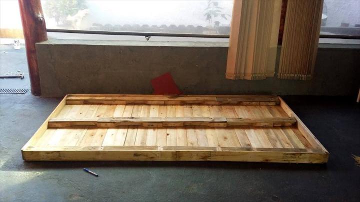 wooden pallet dining table
