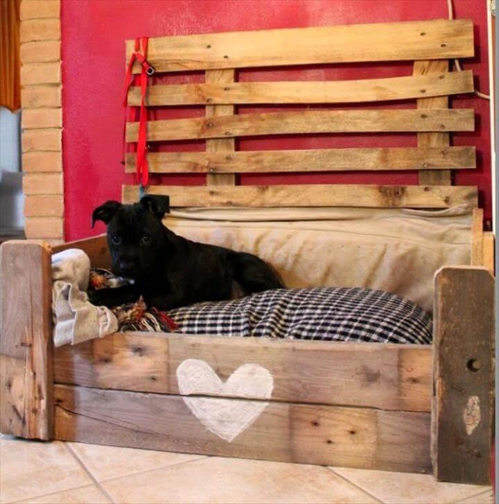 pallets made dog bed