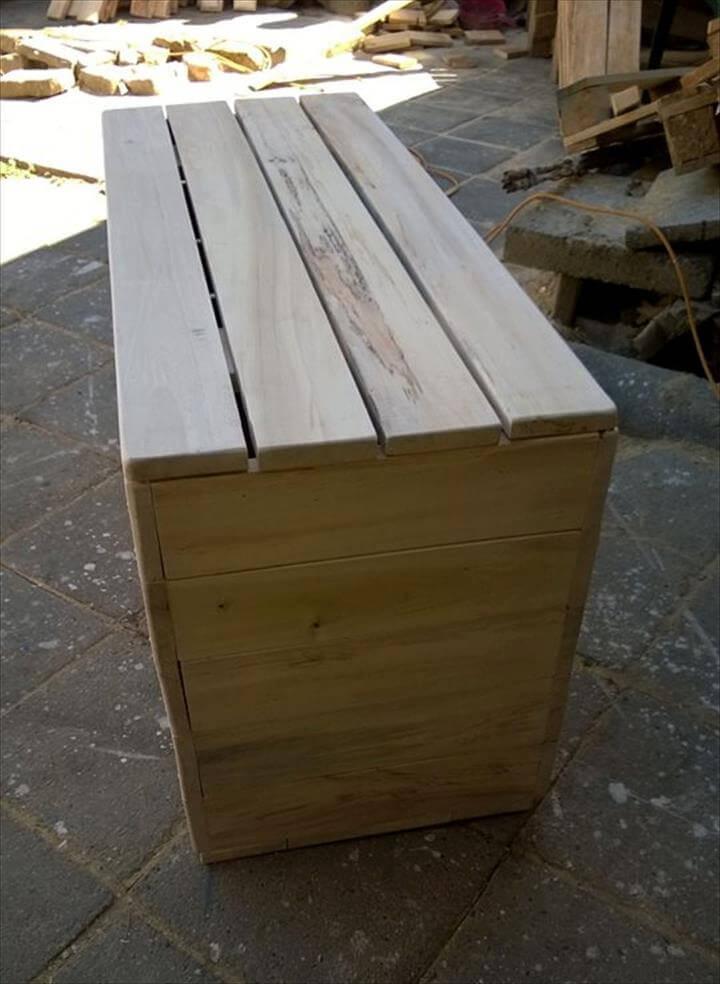 Repurposed pallet chest