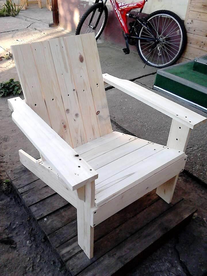 Re-purposed pallet Adirondack chair