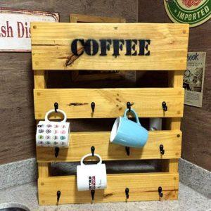 diy wooden pallet coffee mug rack