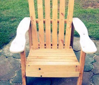 upcycled wooden pallet chair