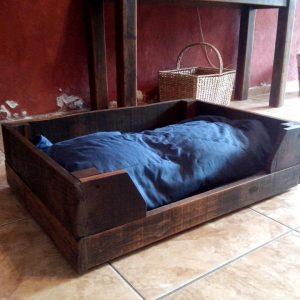 recycled pallet pet bed