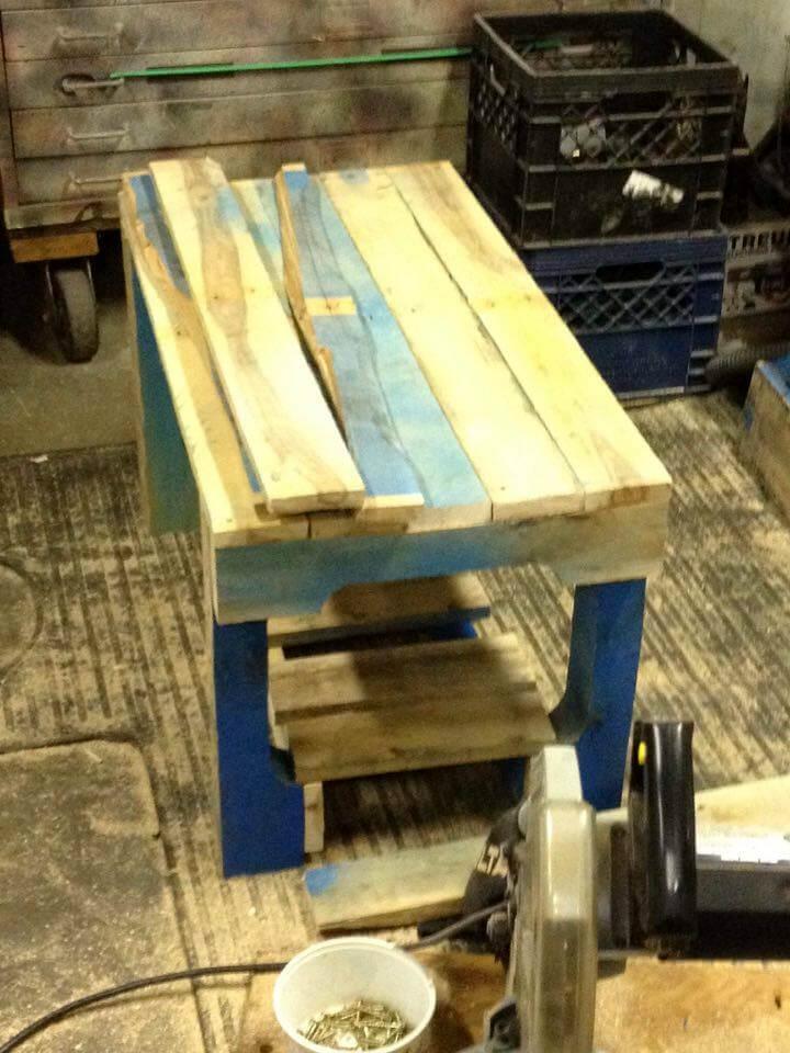 easy-to-build pallet mini table