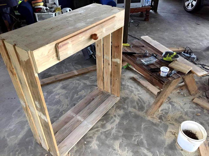 Upcycled Pallet Shoe Rack - Easy Pallet Ideas