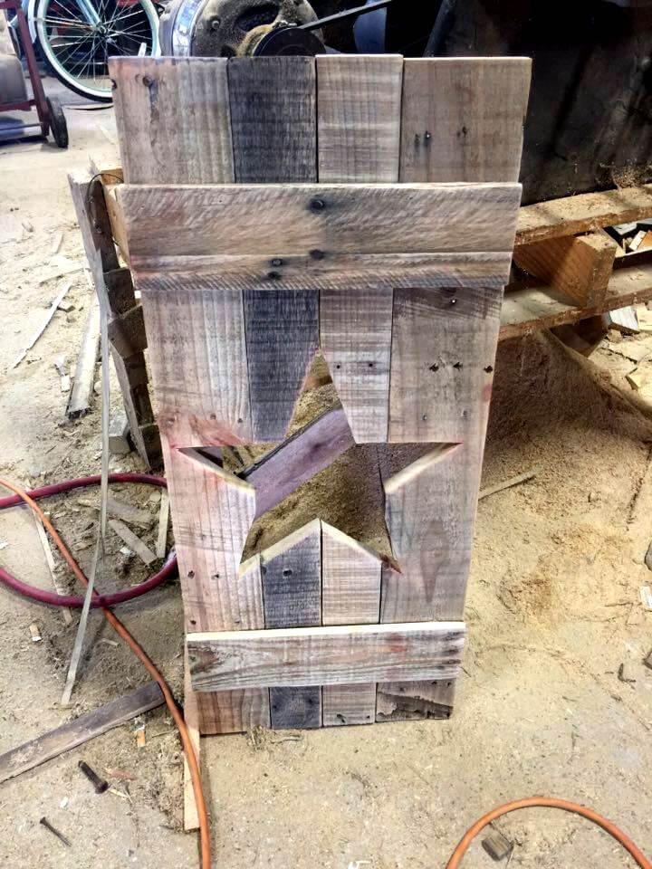 rustic pallet accent star board