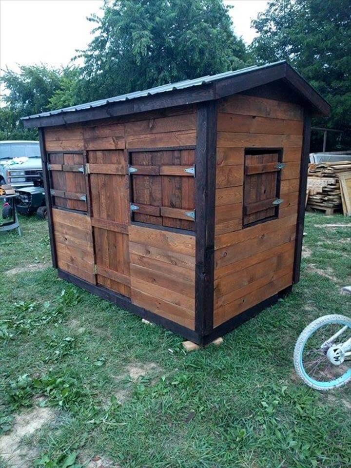 no-cost pallet clubhouse or playhouse for kids