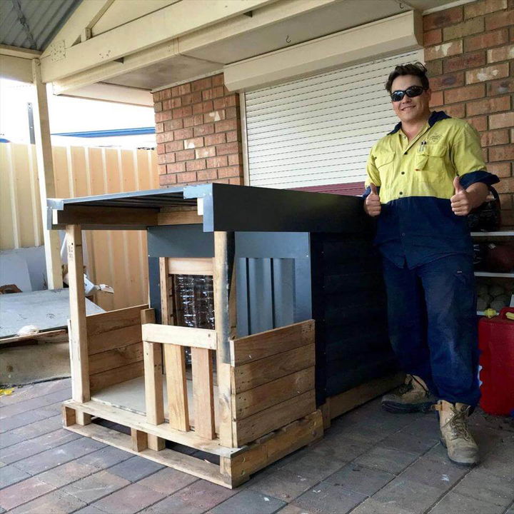 Pallet Dog House with Veranda - DIY - Easy Pallet Ideas