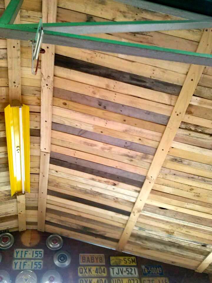 Upcycled Wood Pallet Roof Easy Pallet Ideas upcycled-wood-pallet-roof-easy-pallet-ideas