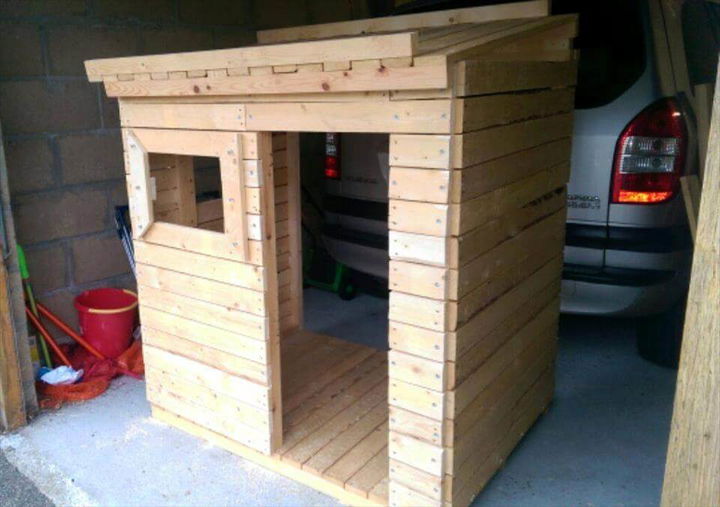 mini wooden playhouse