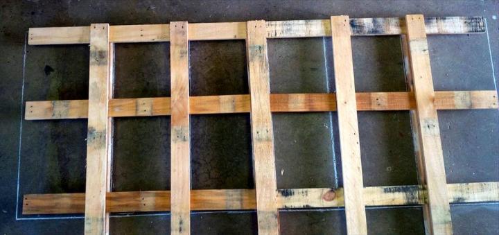 headboard lattice frame made of pallet slats