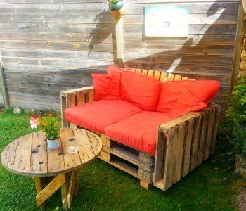 pallet and old spool garden sitting set