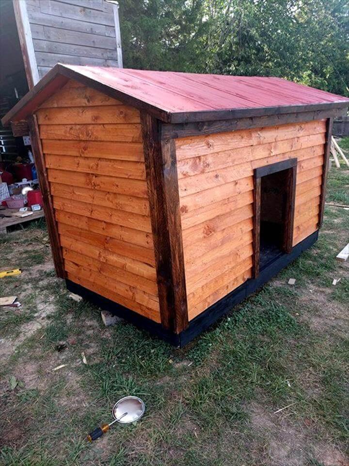 pallet doghouse with chevron roof