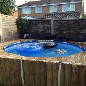 Swimming Pool Out Of Pallets - DIY - Easy Pallet Ideas