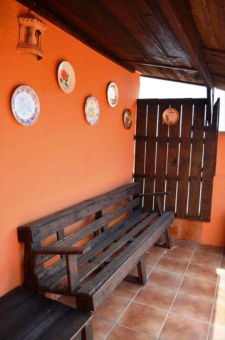 porch improved with pallets