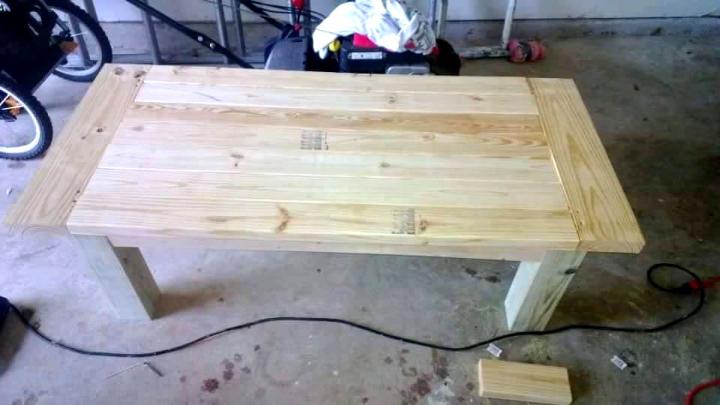 sturdy wooden pallet coffee table