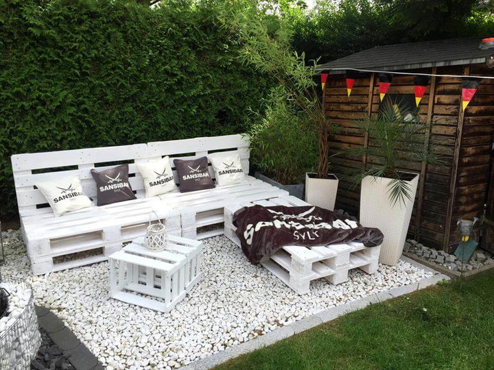 White Painted Pallet Garden Sofa Set 