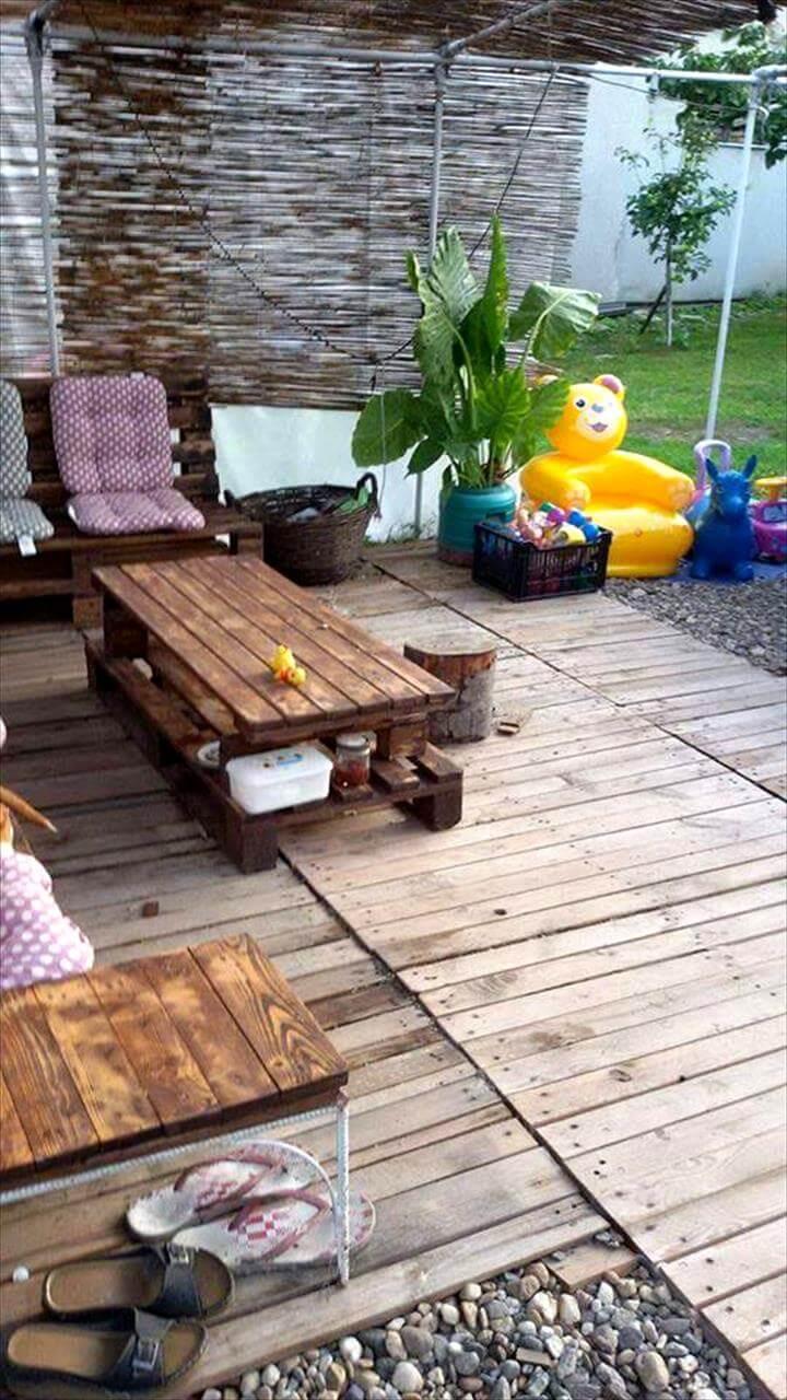 deck and deck furniture made of pallets