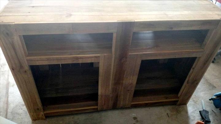 reclaimed pallet TV stand