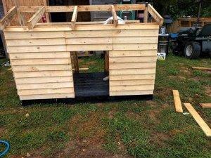 Pallet Dog House to Give Your Dog More Comfort - Easy Pallet Ideas